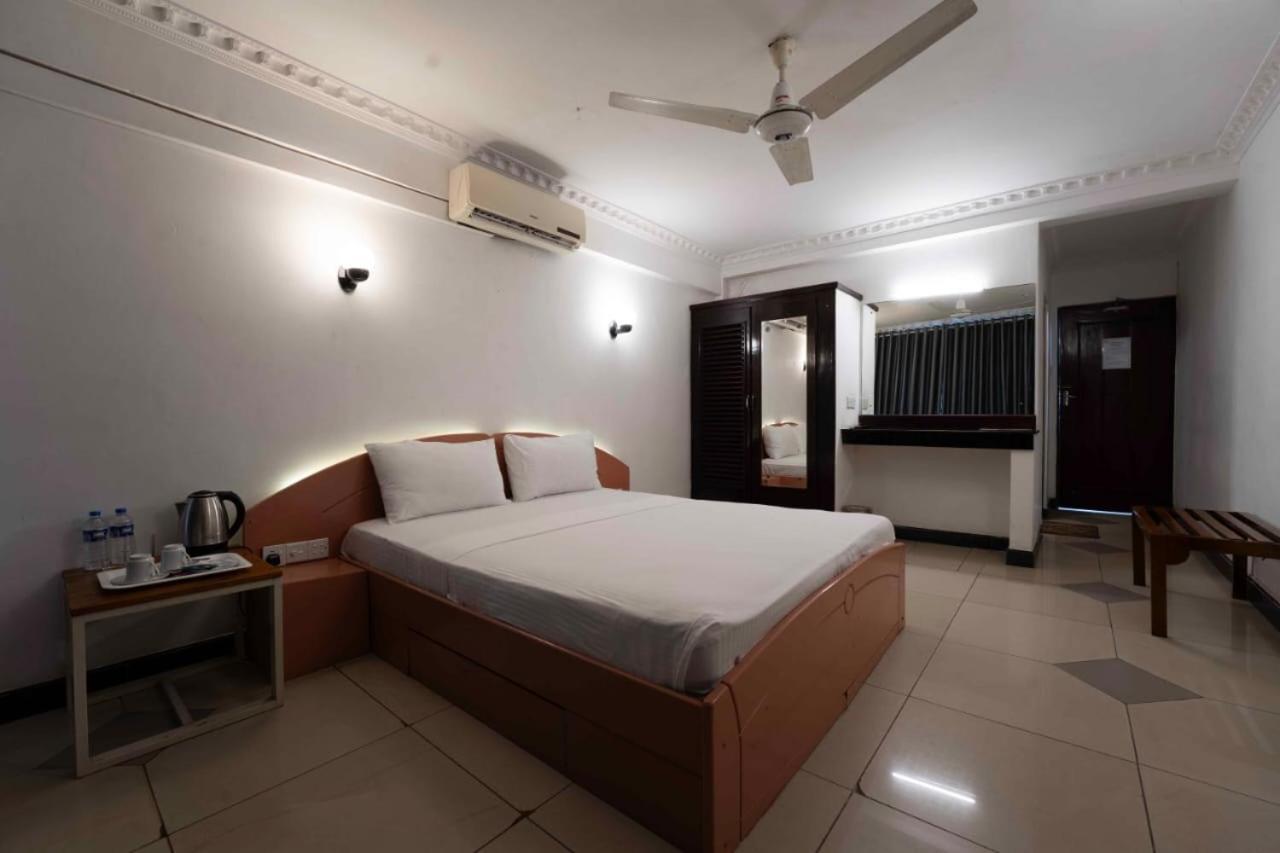 Topaz Beach Hotel Negombo Dış mekan fotoğraf