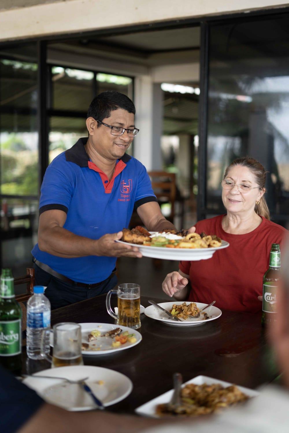 Topaz Beach Hotel Negombo Dış mekan fotoğraf